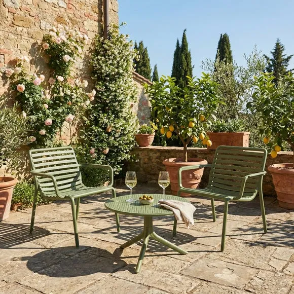 Nardi Step Low Round Table with 2 Doga Relax Chairs