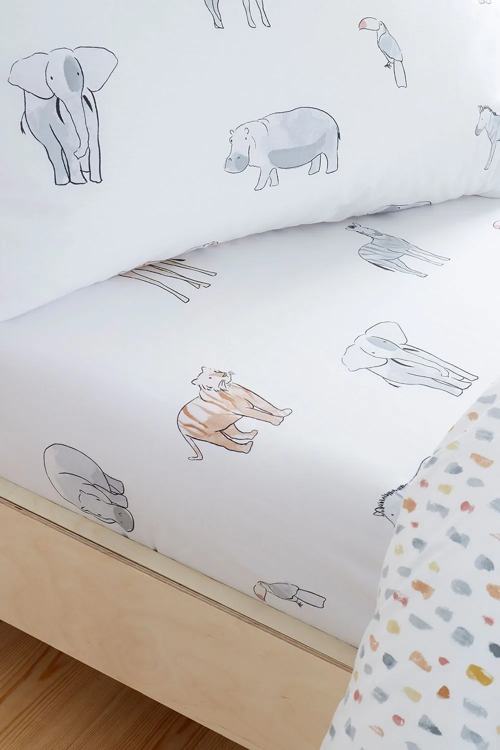 Bianca 'Zoo Animals' Cotton Fitted Sheet in White