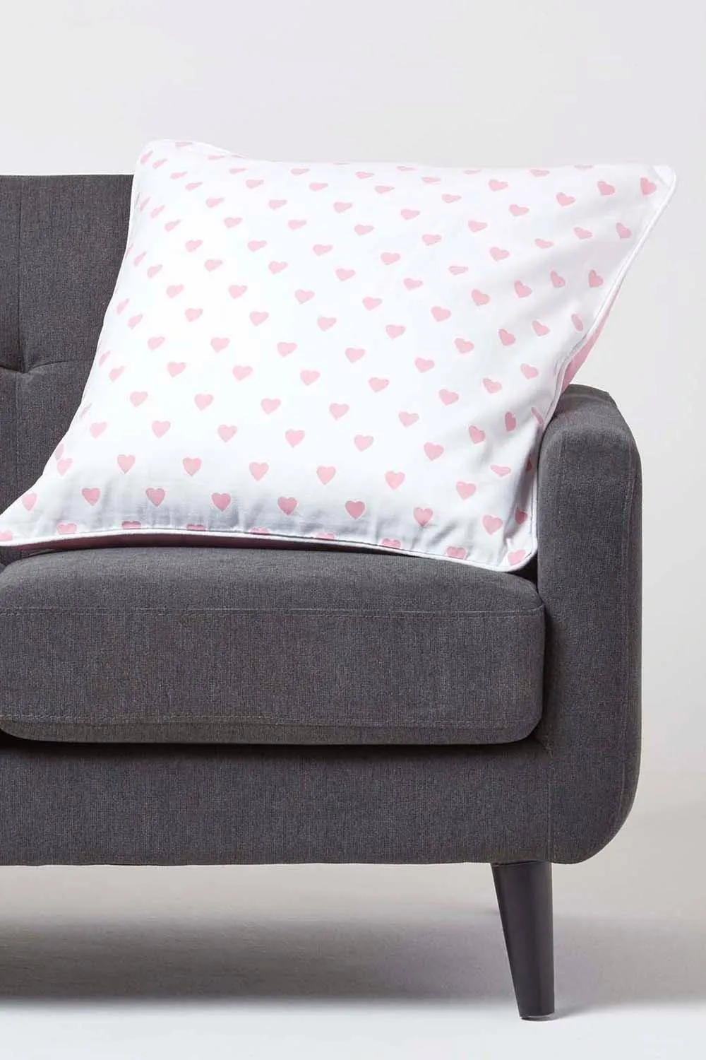 Homescapes Cotton Hearts Cushion Cover in Pink 2