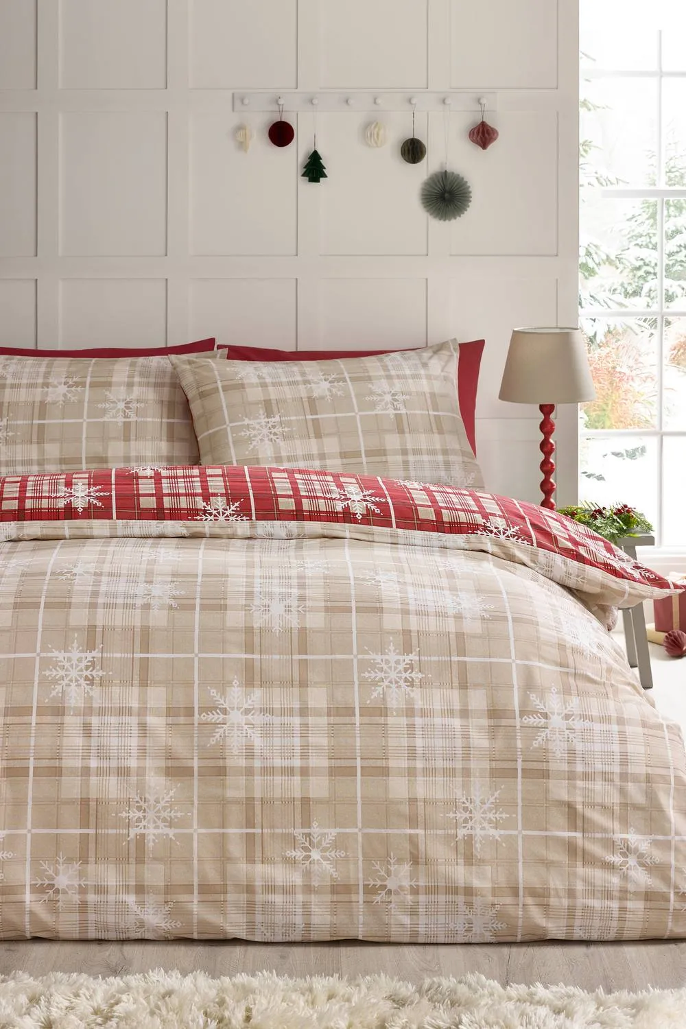 Catherine Lansfield Christmas Scandi Check Reversible Duvet Cover Set in Red 2