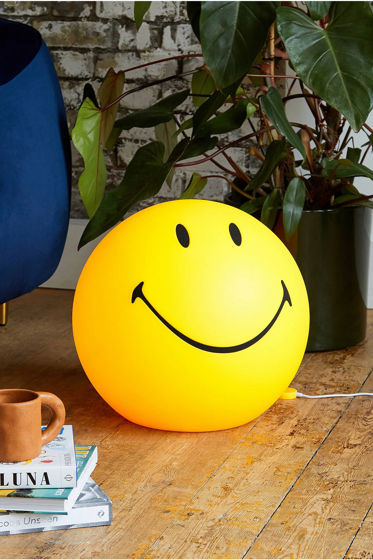 Mr Maria Yellow XL Smiley Novelty Lamp - Yellow 45cm x 40cm