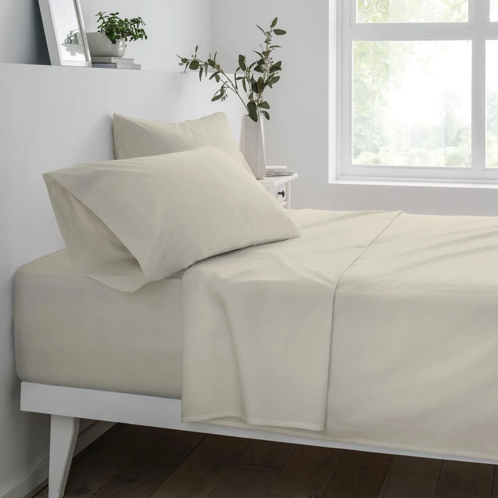 Smart Living Luxury Non-Iron Easy CarePolycotton 32cm Deep Fitted Bedsheet in Natural 1