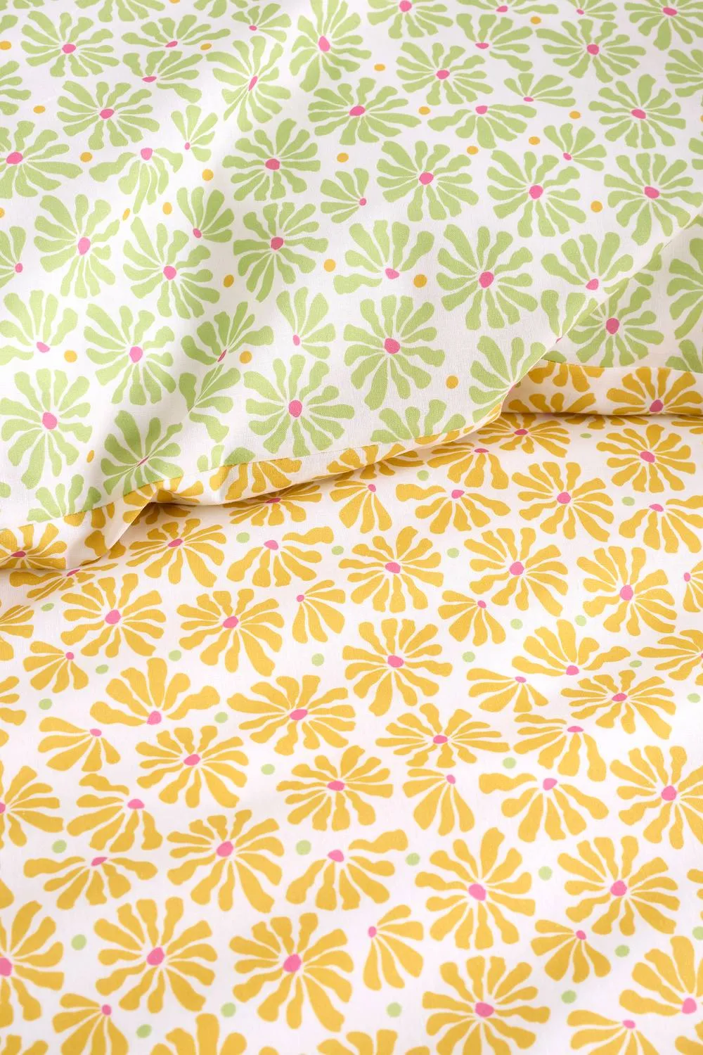 Fusion 'Retro Daisy Floral' Easy Care Duvet Cover Set in Yellow 3