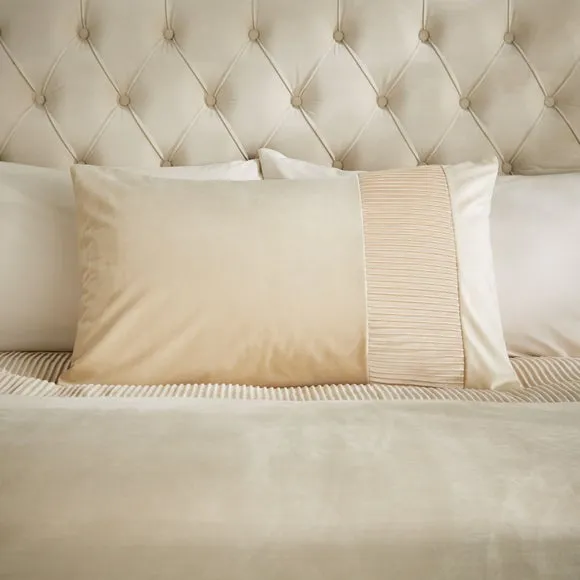 Liliana Pleated Luxury Velvet Duvet Cover and Pillowcase Set 2