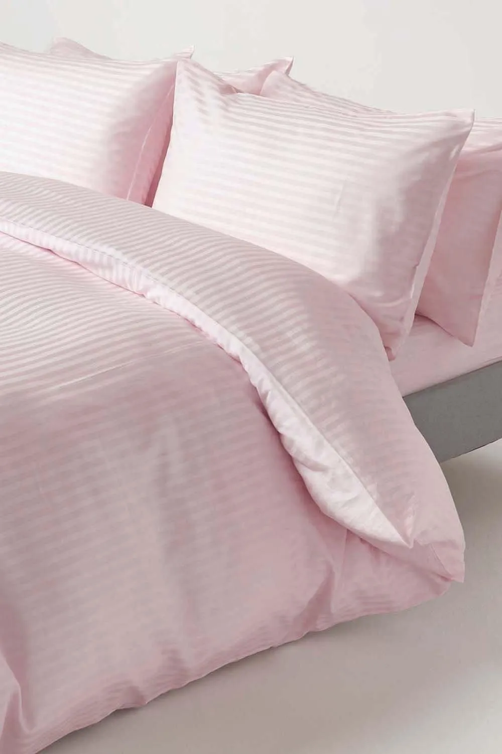 Homescapes Egyptian Cotton Satin Stripe Fitted Sheet 12 inch 330 Thread Count in Dusty Pink 4