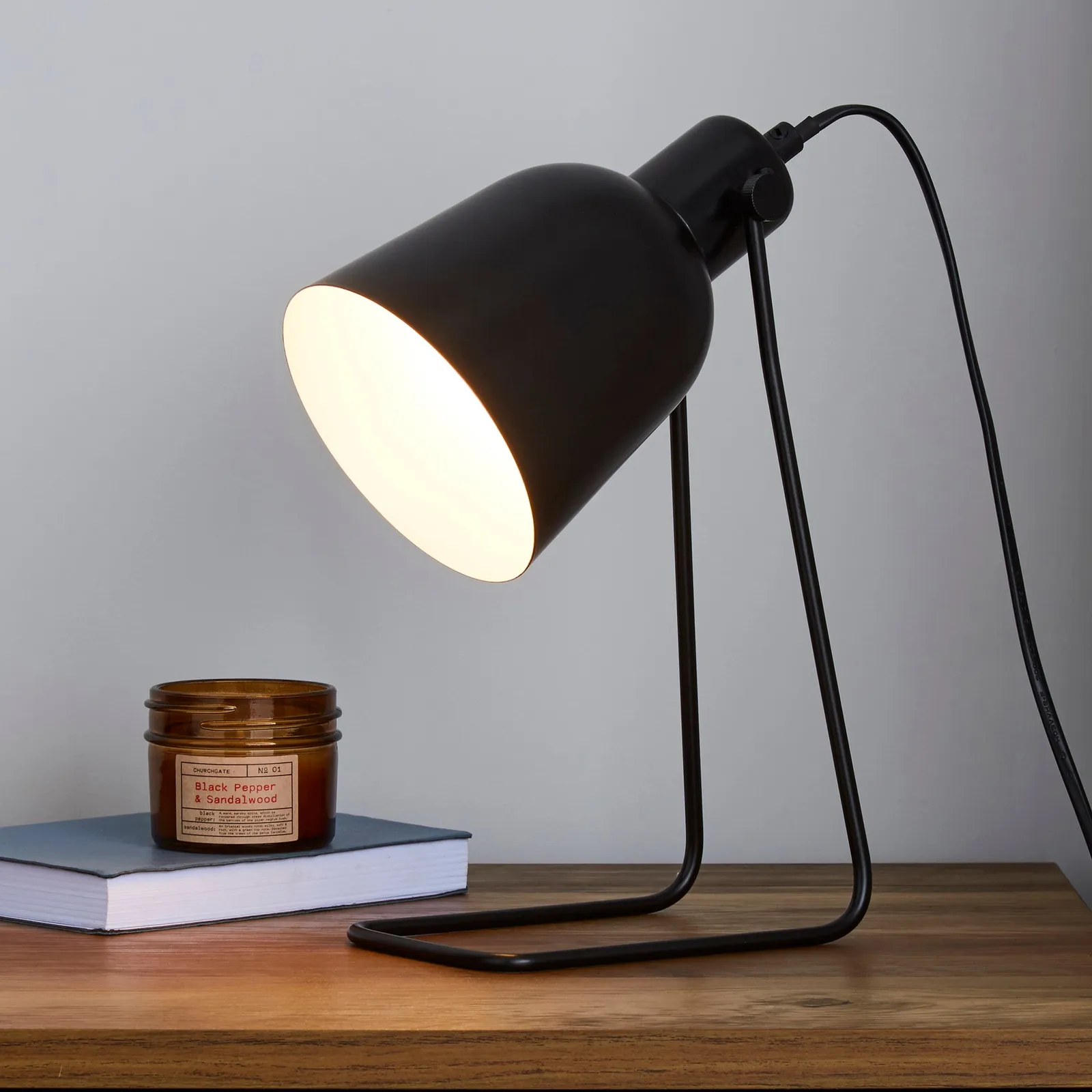Sivas Leaning Wire Black Task Desk Lamp Black