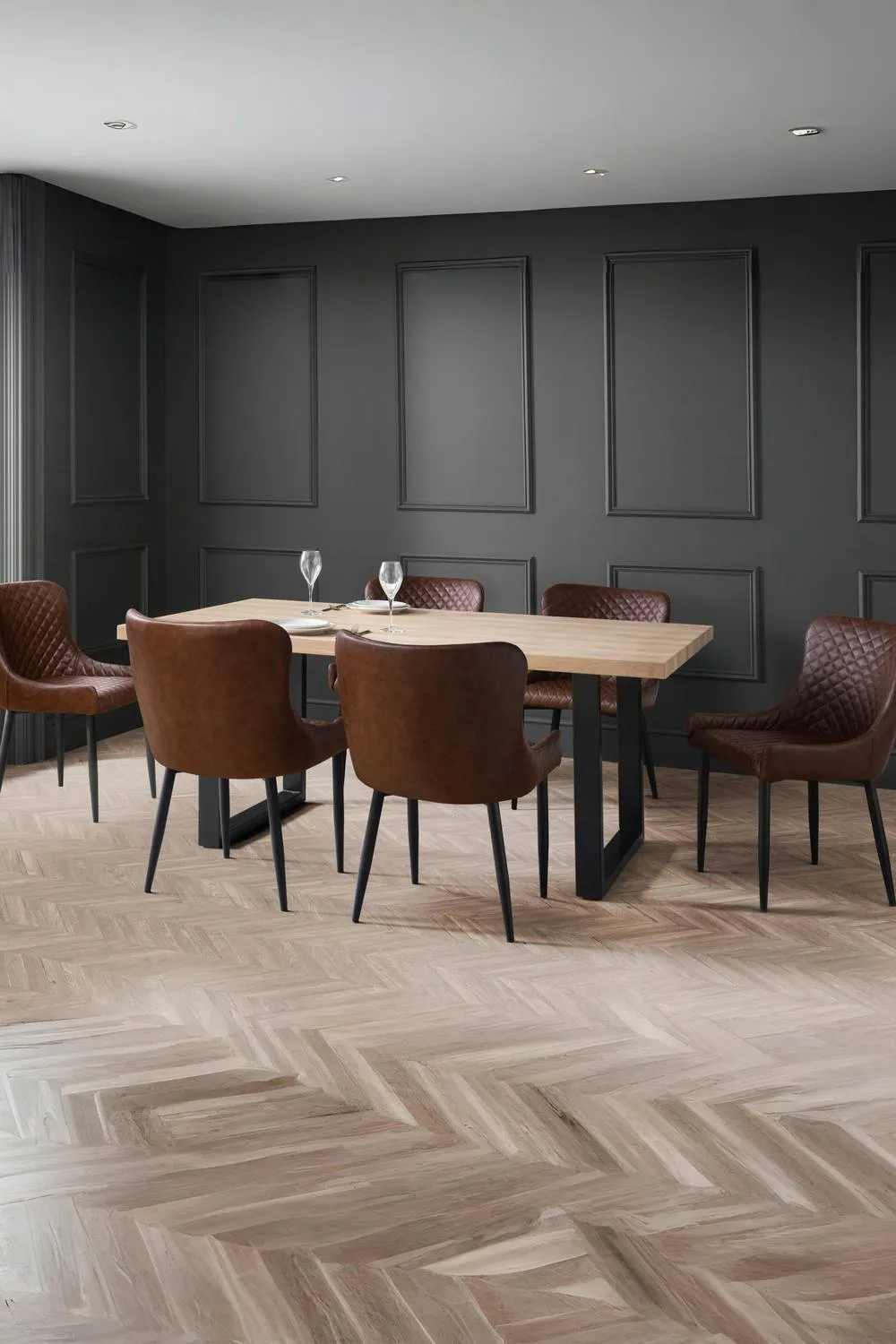 Julian Bowen Berwick Rectangular 4-6 Seater Dining Table in Light Oak 2