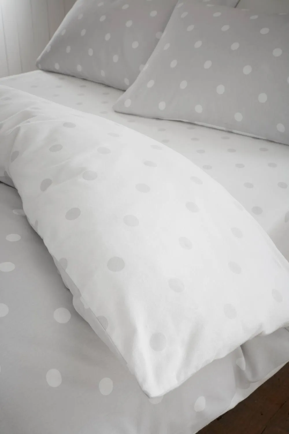 Catherine Lansfield Polka Dot 100% Brushed Cotton Fitted Sheet in Grey 2