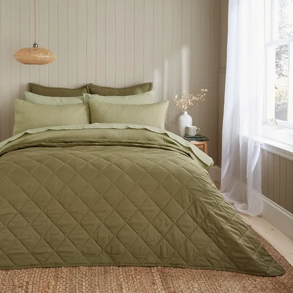 Helston Quilted Bedspread 1