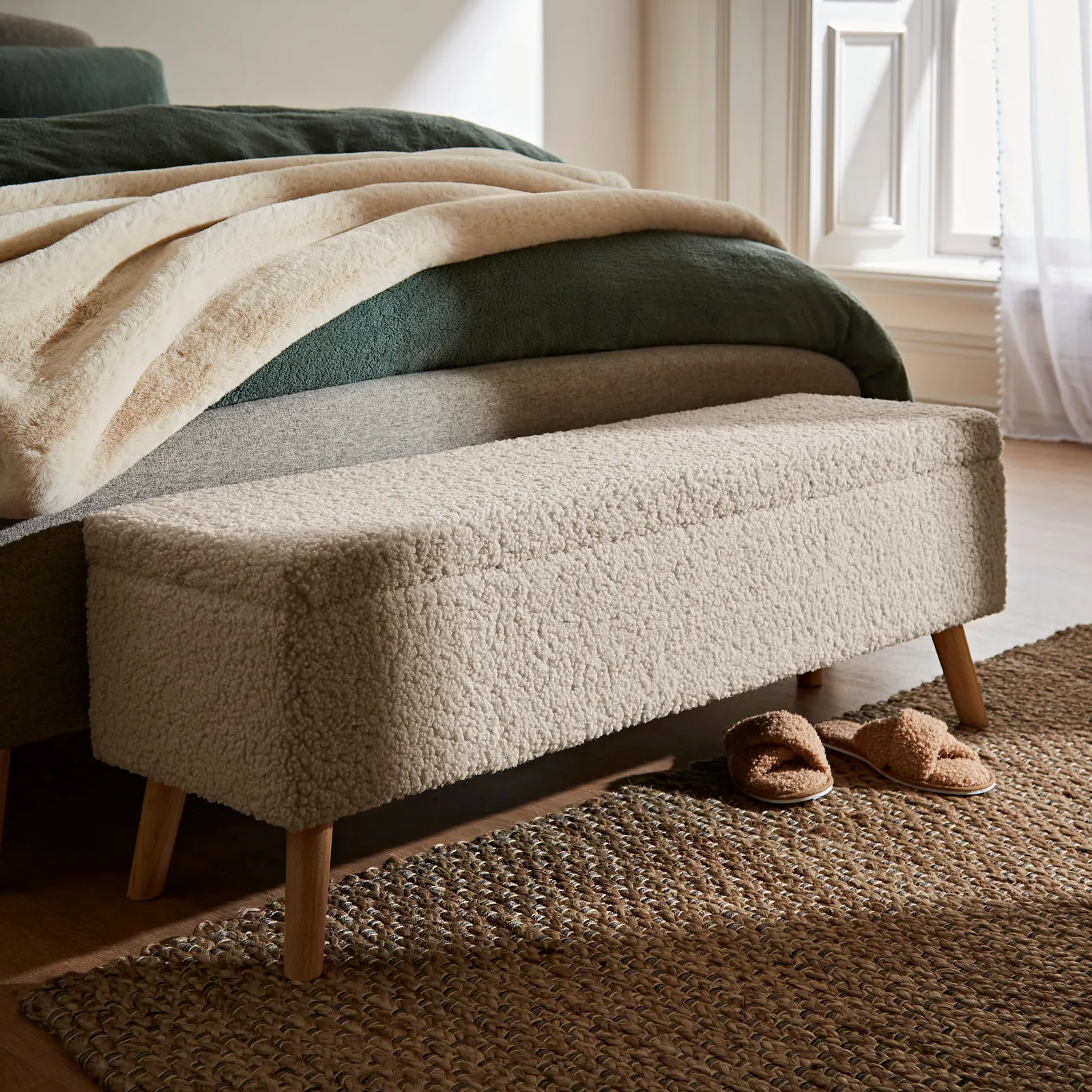Alex Moonbeam Eco Boucle Ottoman Bench White/Brown