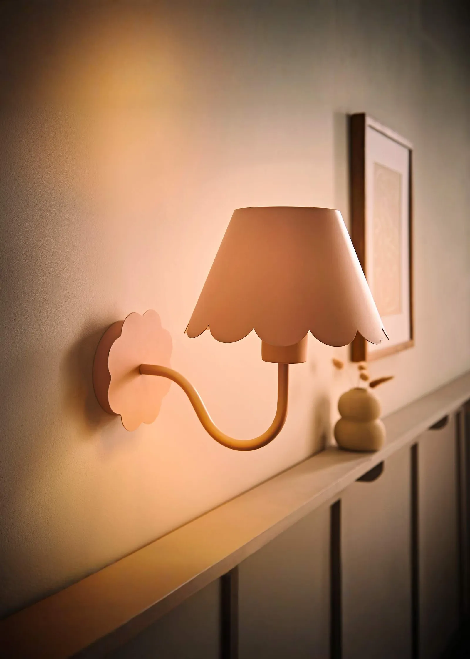 ValueLights Hattie Rechargeable Metal Scalloped Edge Wall Light in Pale Pink 2