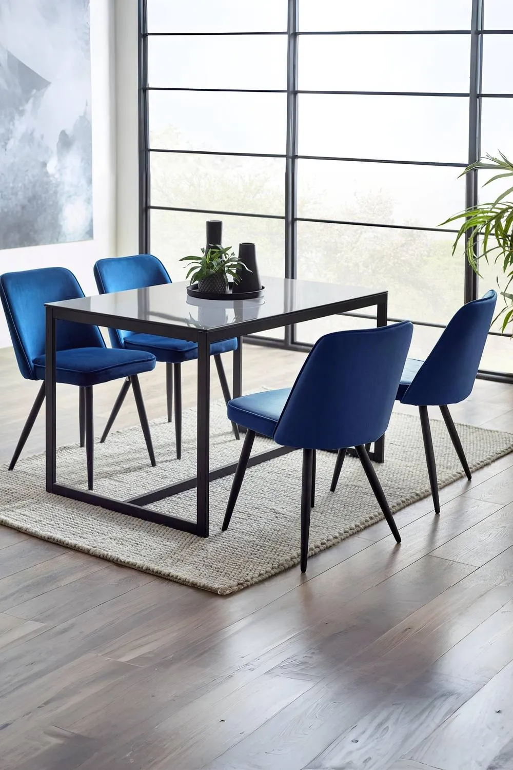 Julian Bowen Chicago Rectangular Glass Top 4-6 Seater Dining Table in Black 2