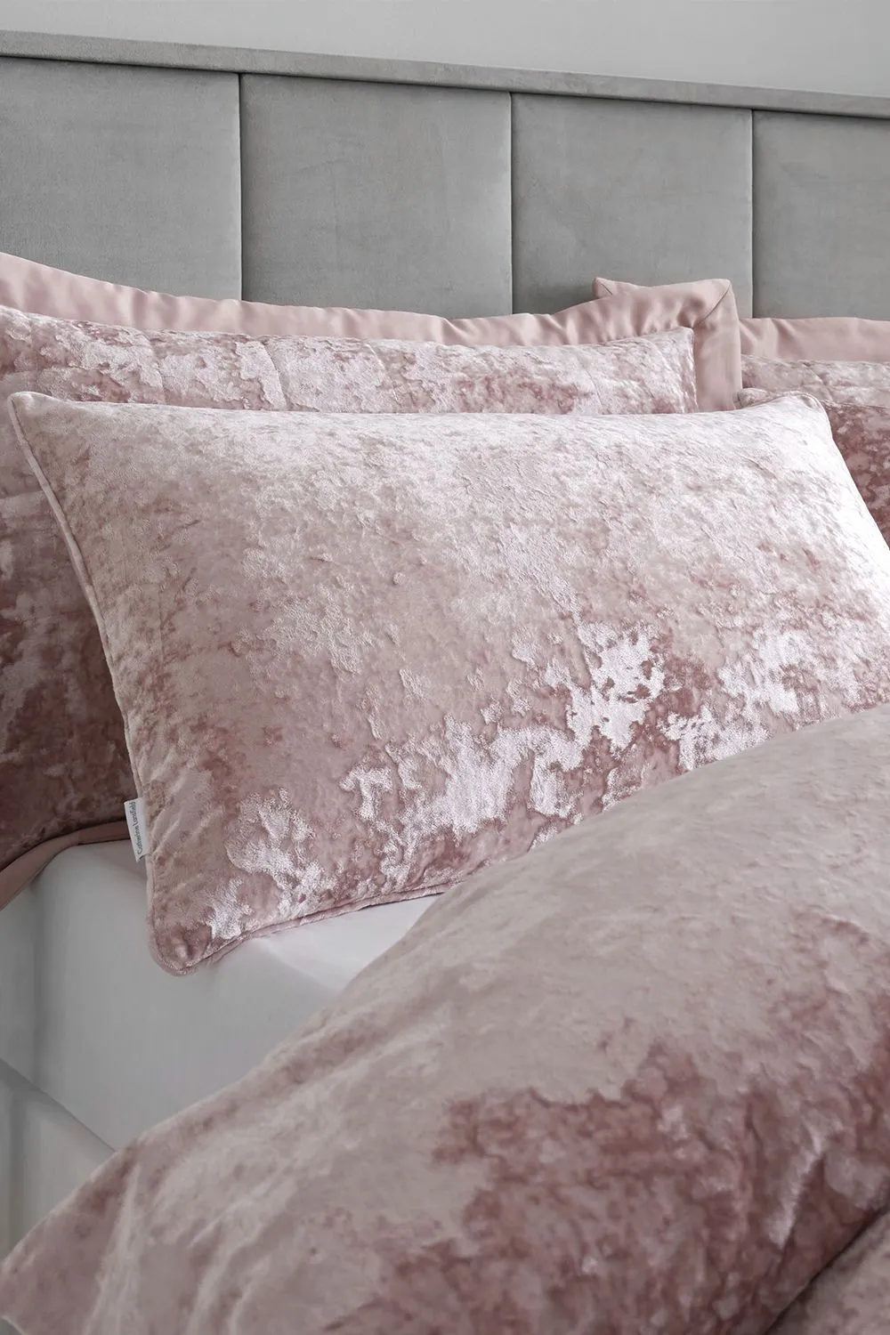 Catherine Lansfield Crushed Velvet Duvet Cover Set - Soft, Durable & Luxury Finish in Light Pink 2