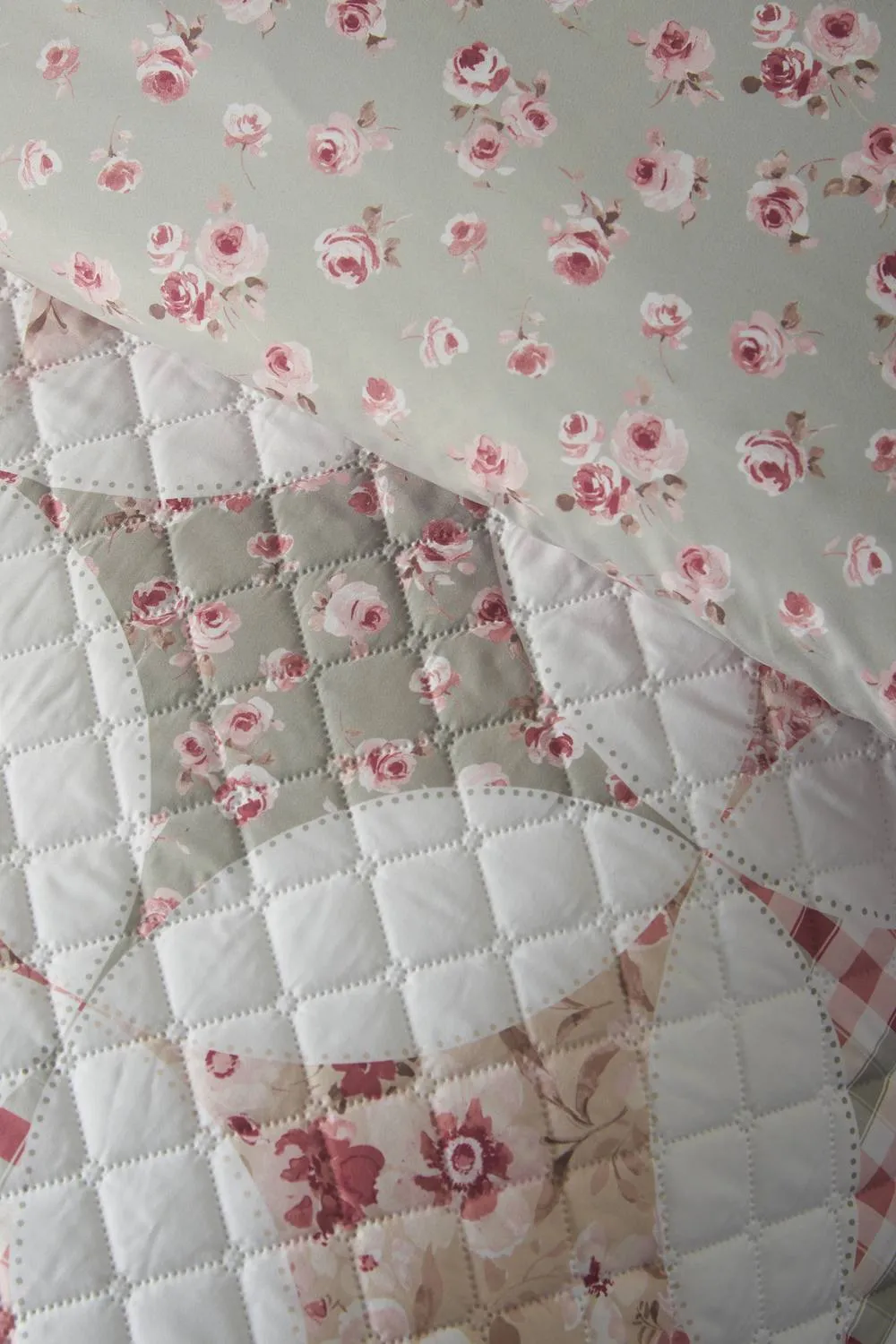 Catherine Lansfield 'Pinsonic Patchwork' Reversible Duvet Cover Set in Green 4