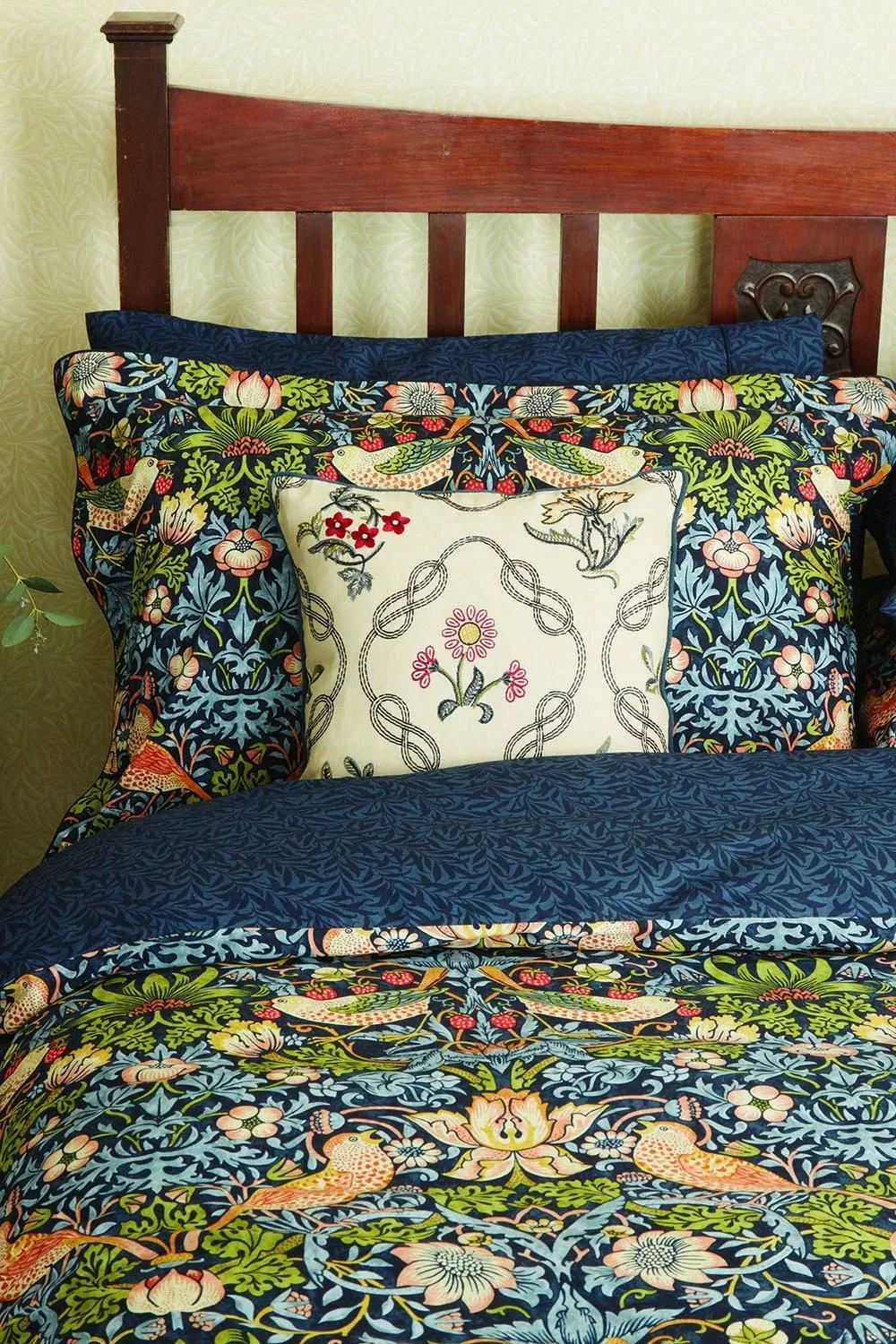 Morris & Co 'Strawberry Thief' Cotton Cover Set in Blue 2