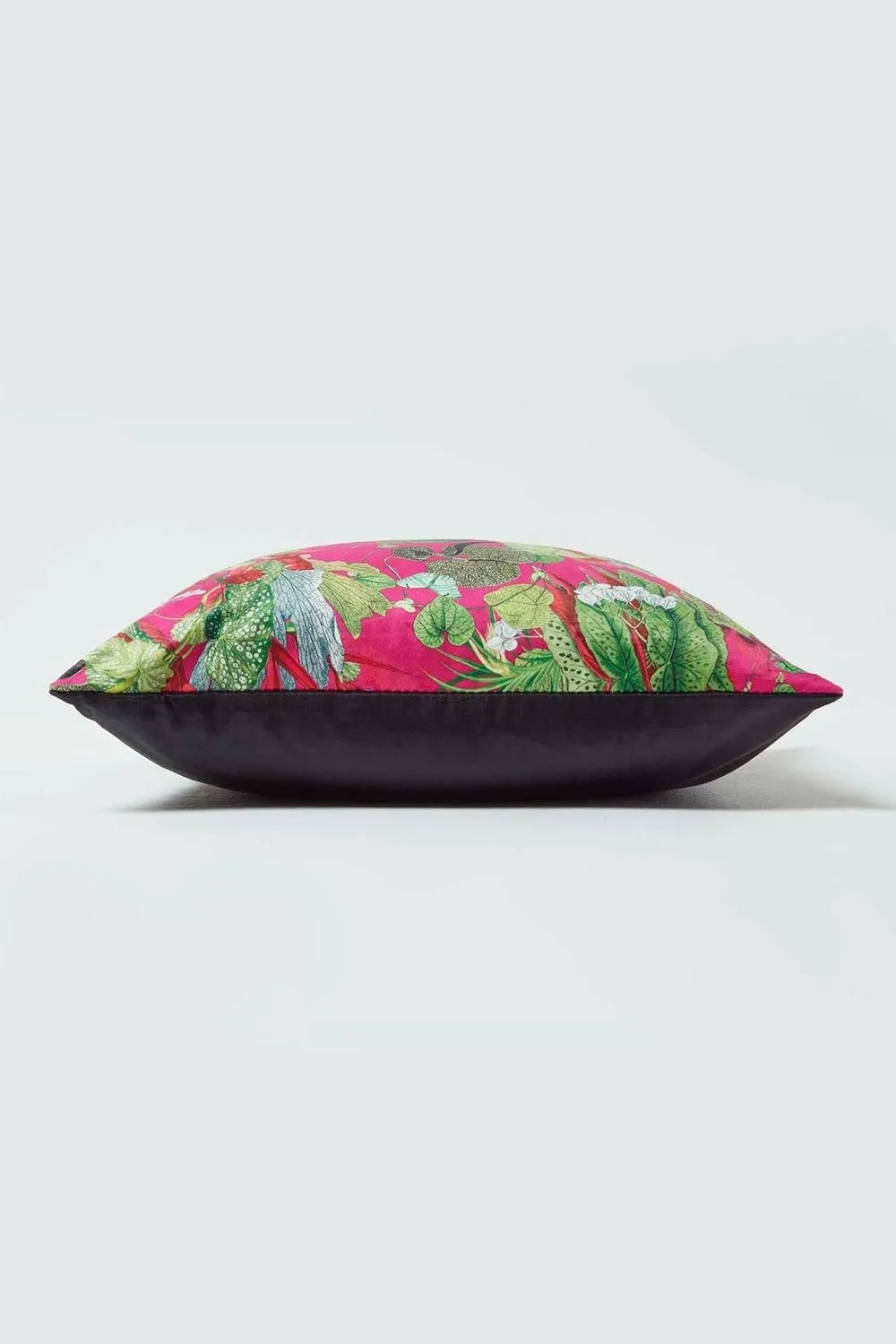 Homescapes Hot Pink Tropical Leaf Velvet Cushion 46 x 46 cm 4