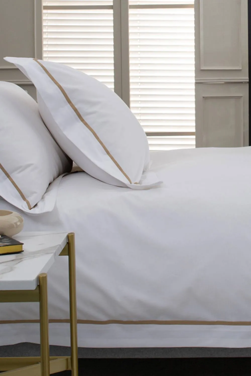 The Lyndon Company Boutique Hotel Hampstead 200 Thread Count Cotton Duvet Cover Set in Stone 4
