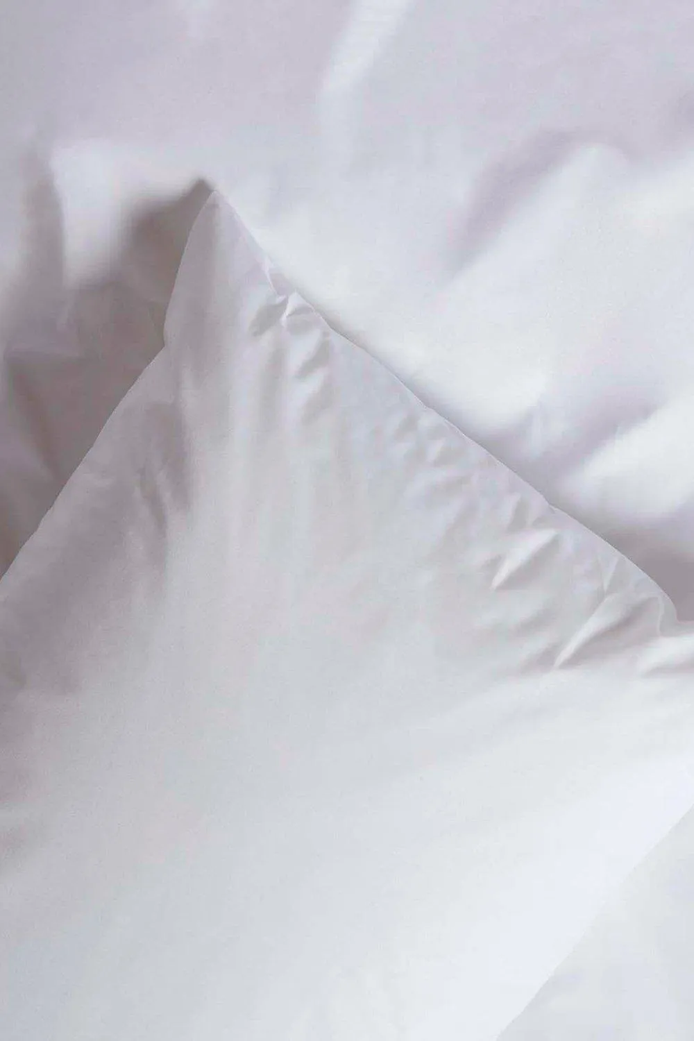 Homescapes Waterproof Pillow Protectors Standard Size, Pack of 4 in White 6