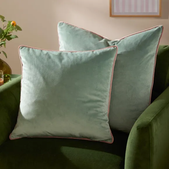 Furn. Square Cushion 5