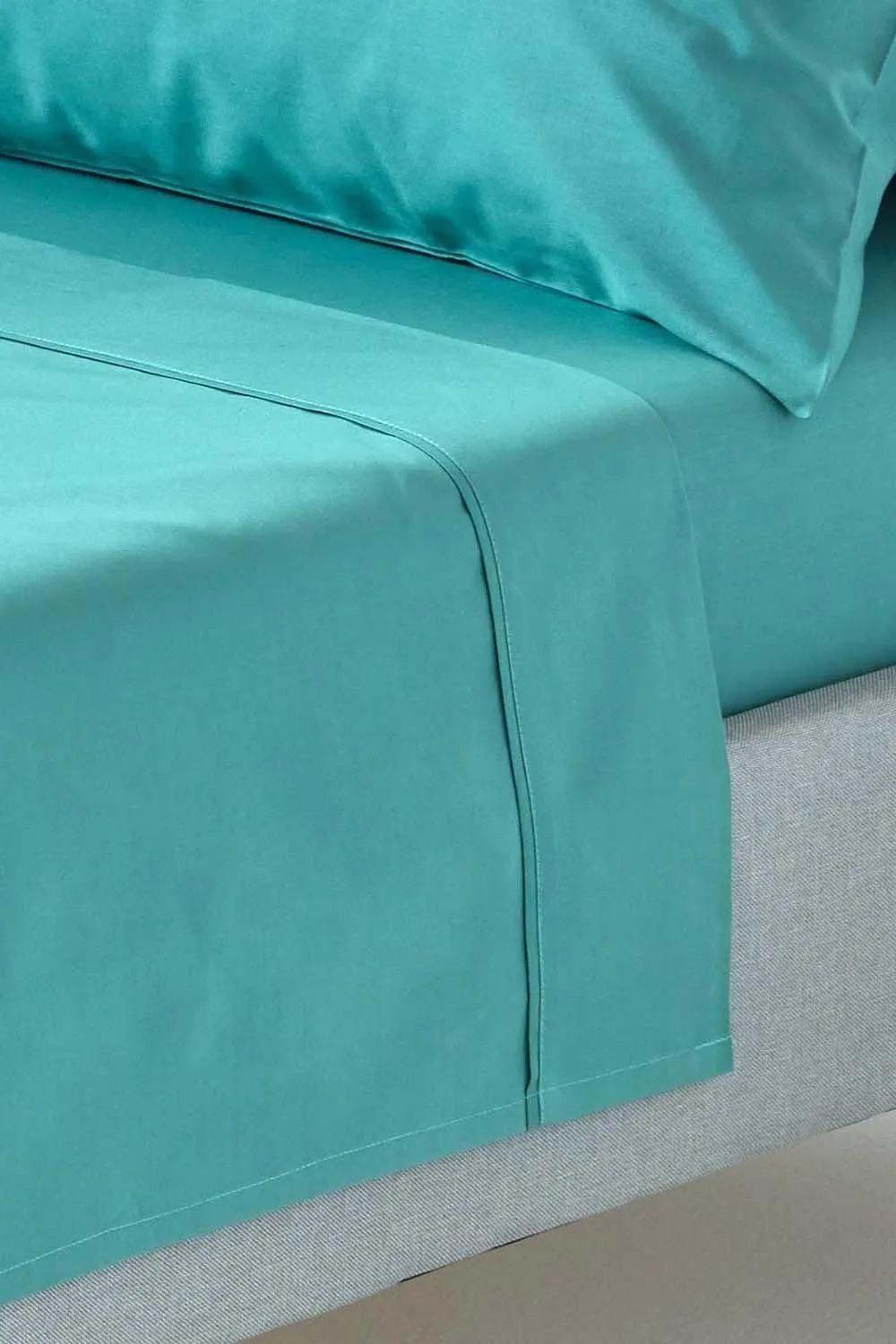 Homescapes Egyptian Cotton Flat Sheet 200 Thread Count in Teal 1