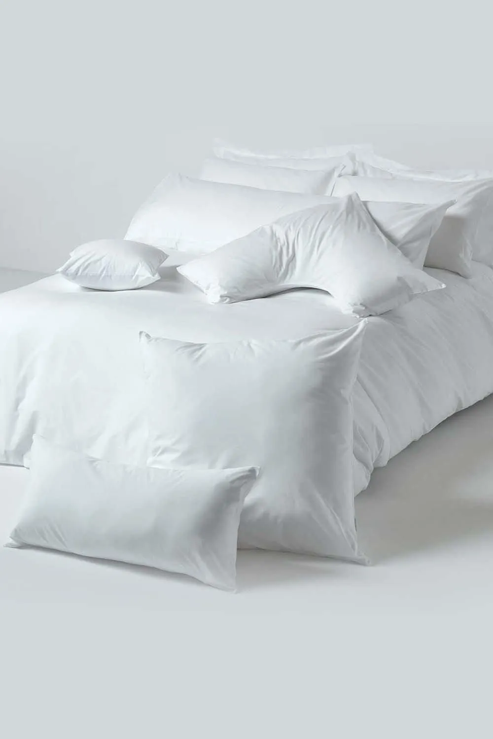 Homescapes Egyptian Cotton V Shaped Pillowcase 200 TC in White 5
