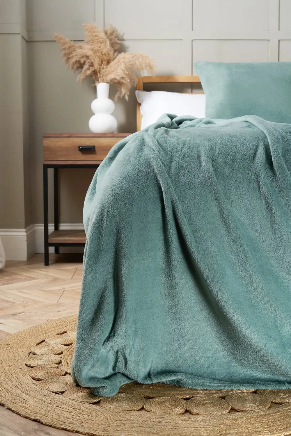BHS Jumbo Microfleece Silt Green Throw