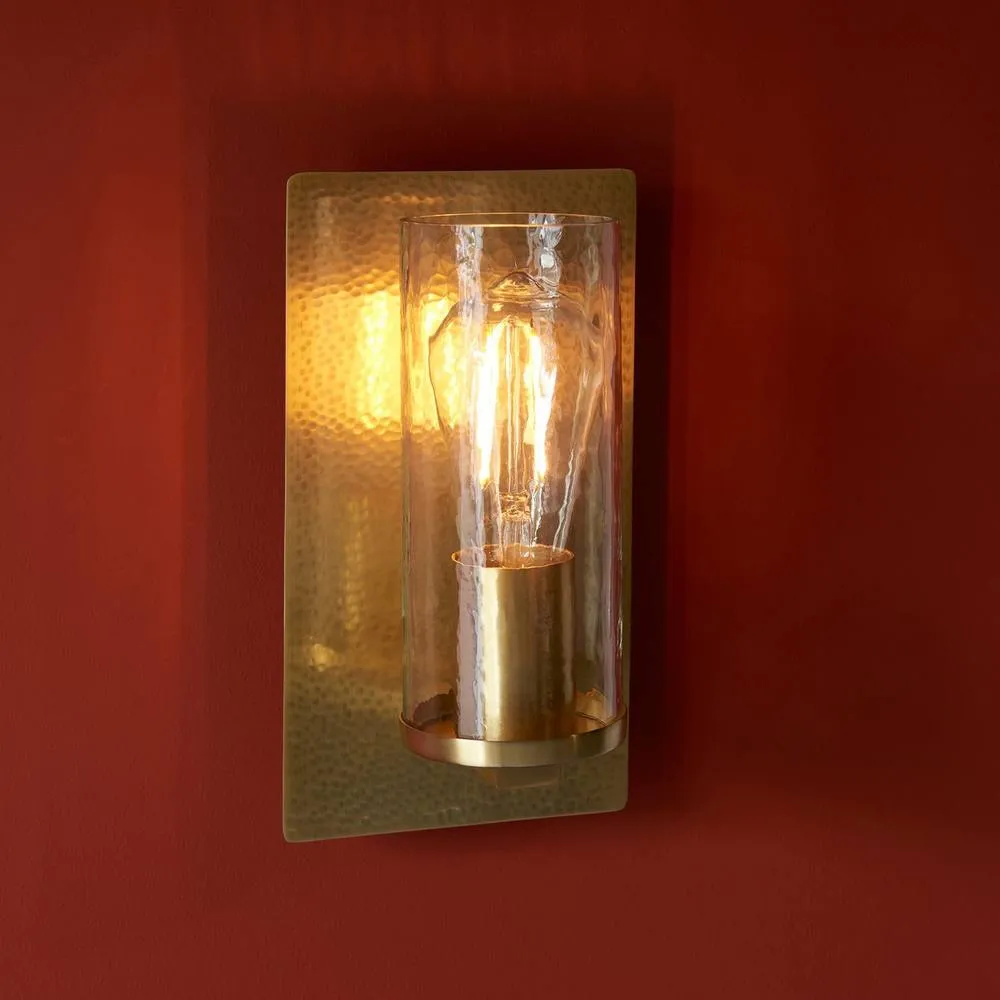 Netlighting Palermo Wall Lamp Hammered Brass Plate Textured Clear Glass in Metallic Gold 2