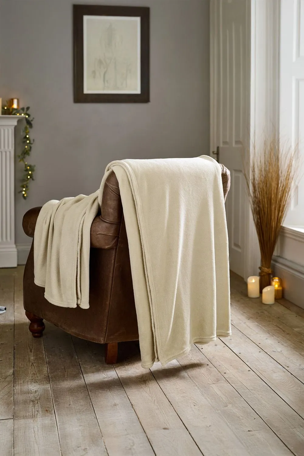 Deyongs "The Big One" Ultra-Soft Large Plush Throw - 230x270cm Oversized Fleece Blanket in White