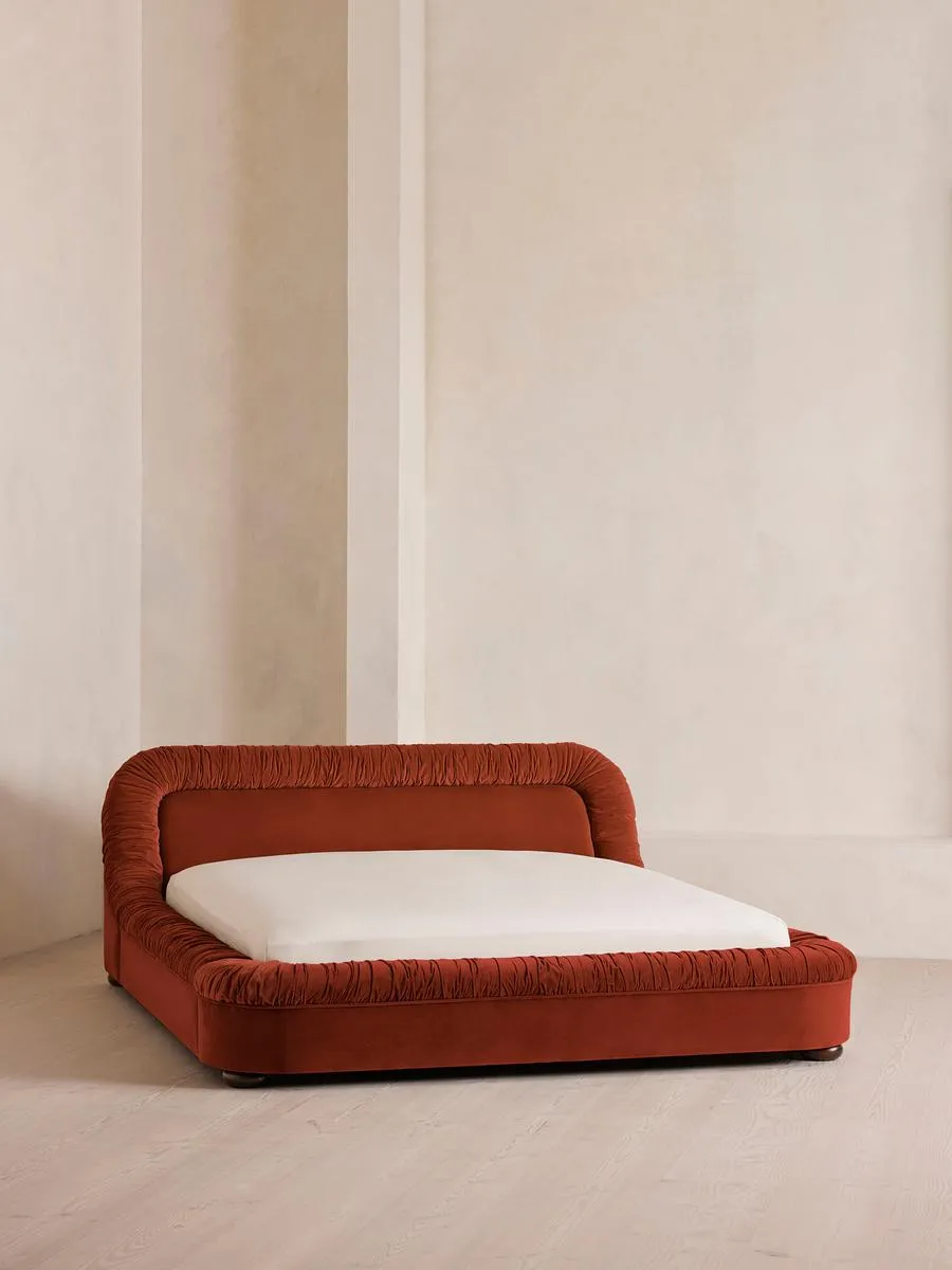 Vara Bed, King, Velvet Rust