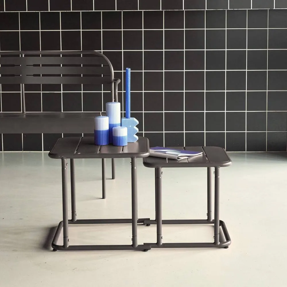 sweeek Square outdoor nesting table in steel in Dark Grey 3