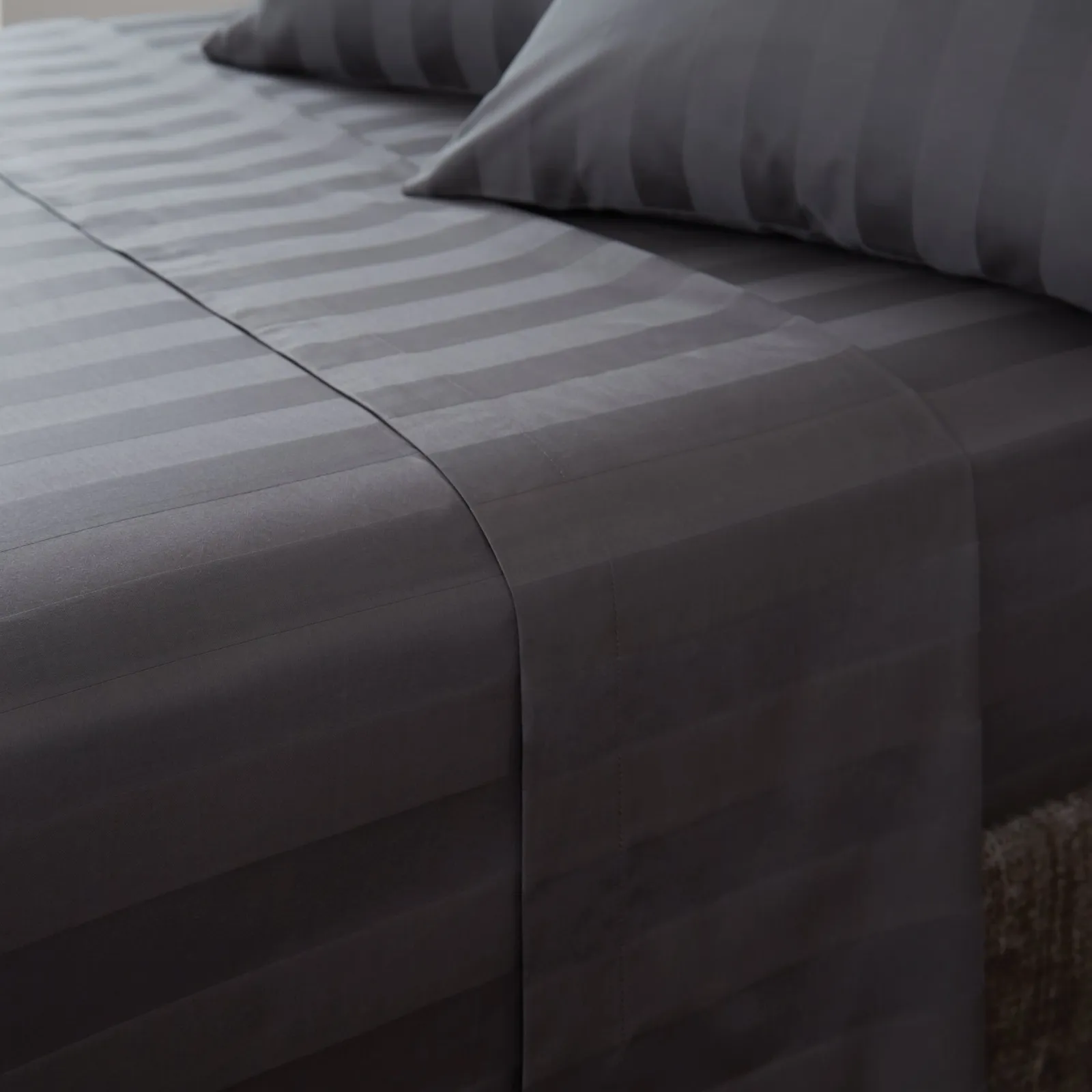 Hotel Egyptian Cotton 230 Thread Count White Stripe Flat Sheet Charcoal