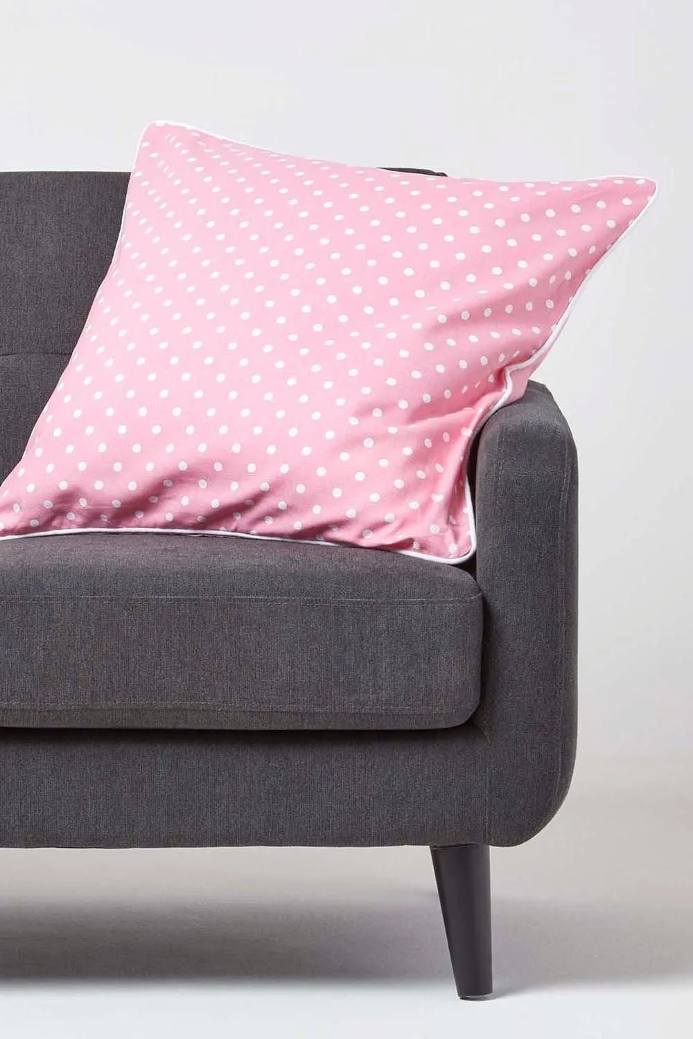 Homescapes Cotton Polka Dots Cushion Cover in Pink 2