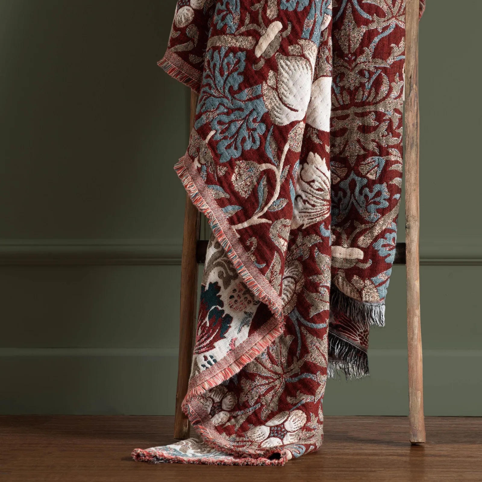 Morris & Co Strawberry Thief Jacquard Throw in Red