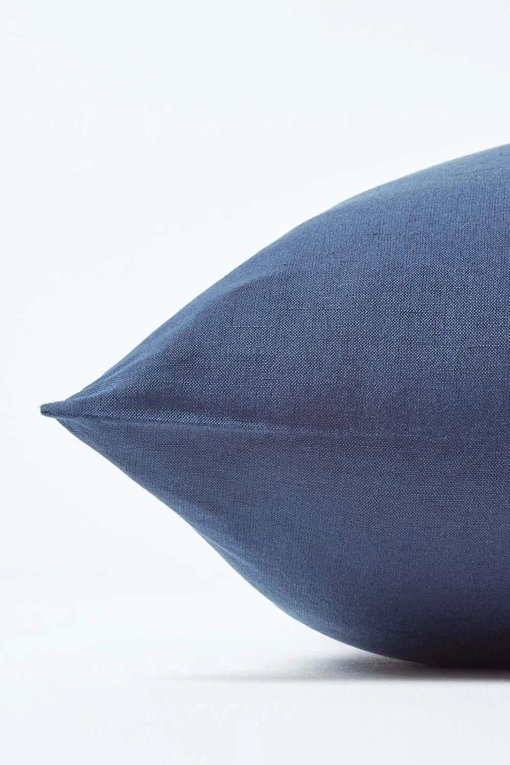 Homescapes European Linen Pillowcase, 60 x 60 cm in Navy 2