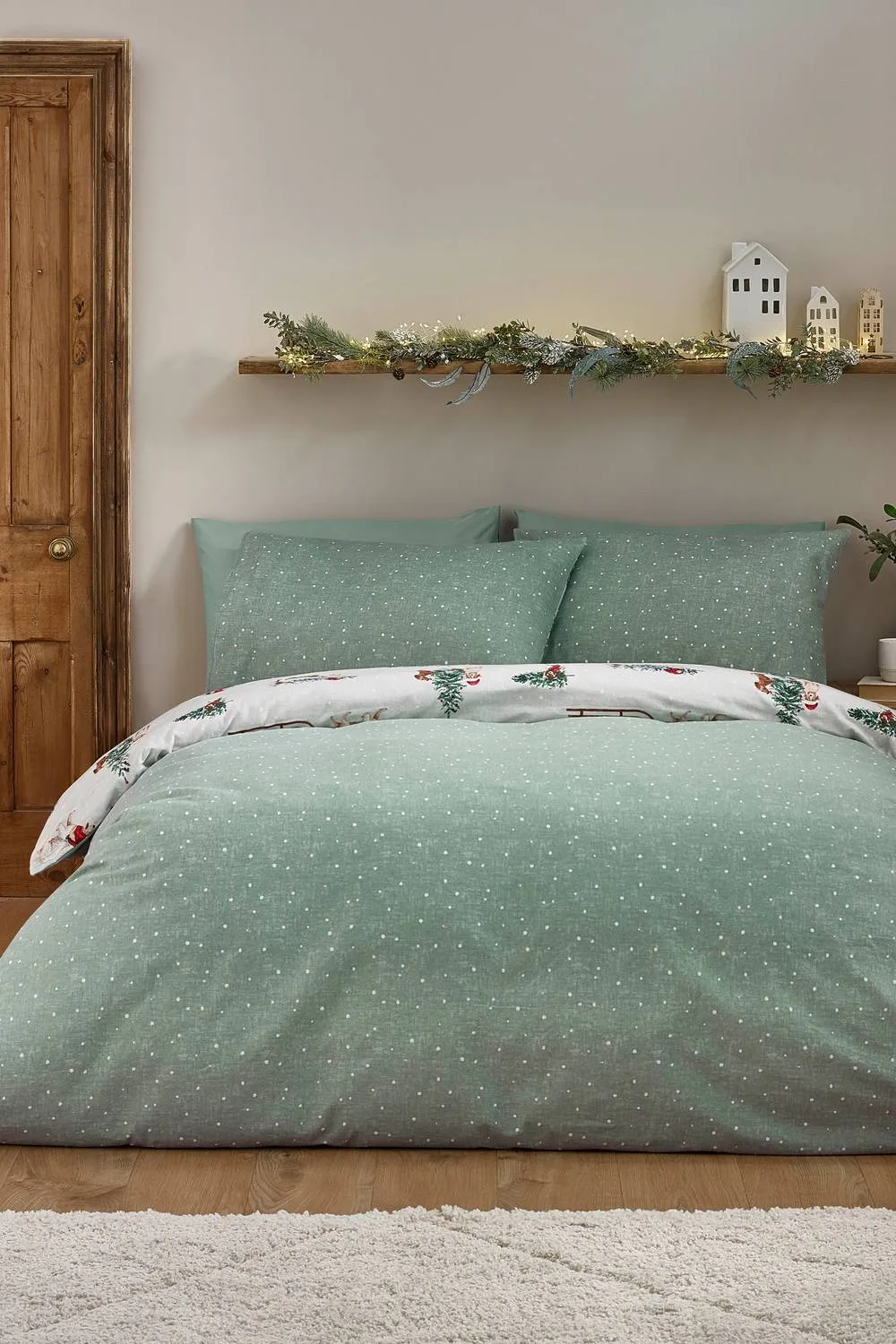 Catherine Lansfield Christmas Dogs Brushed Cotton Reversible Duvet Cover Set in Green 2