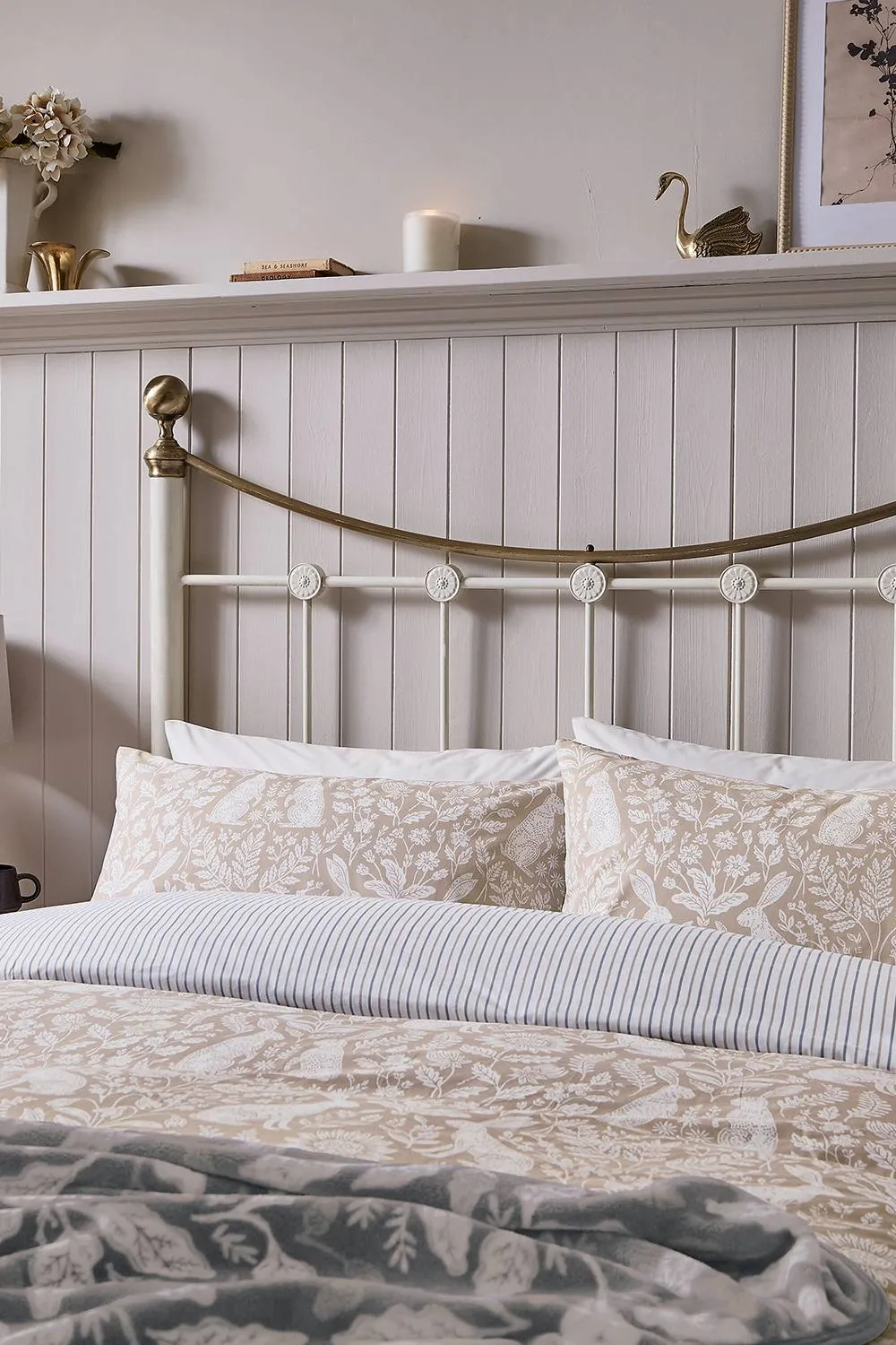 Helena Springfield 'Hares' Cotton Duver Cover Set in Cream 2