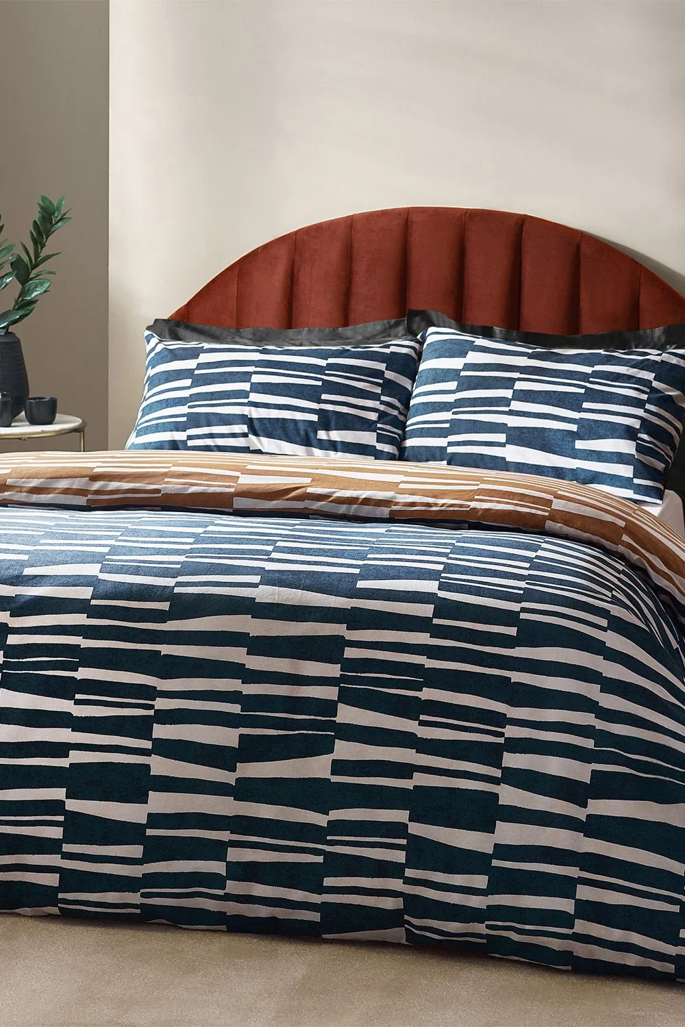 HOEM Piper Abstract Cotton Rich Reversible Duvet Cover Set in Navy