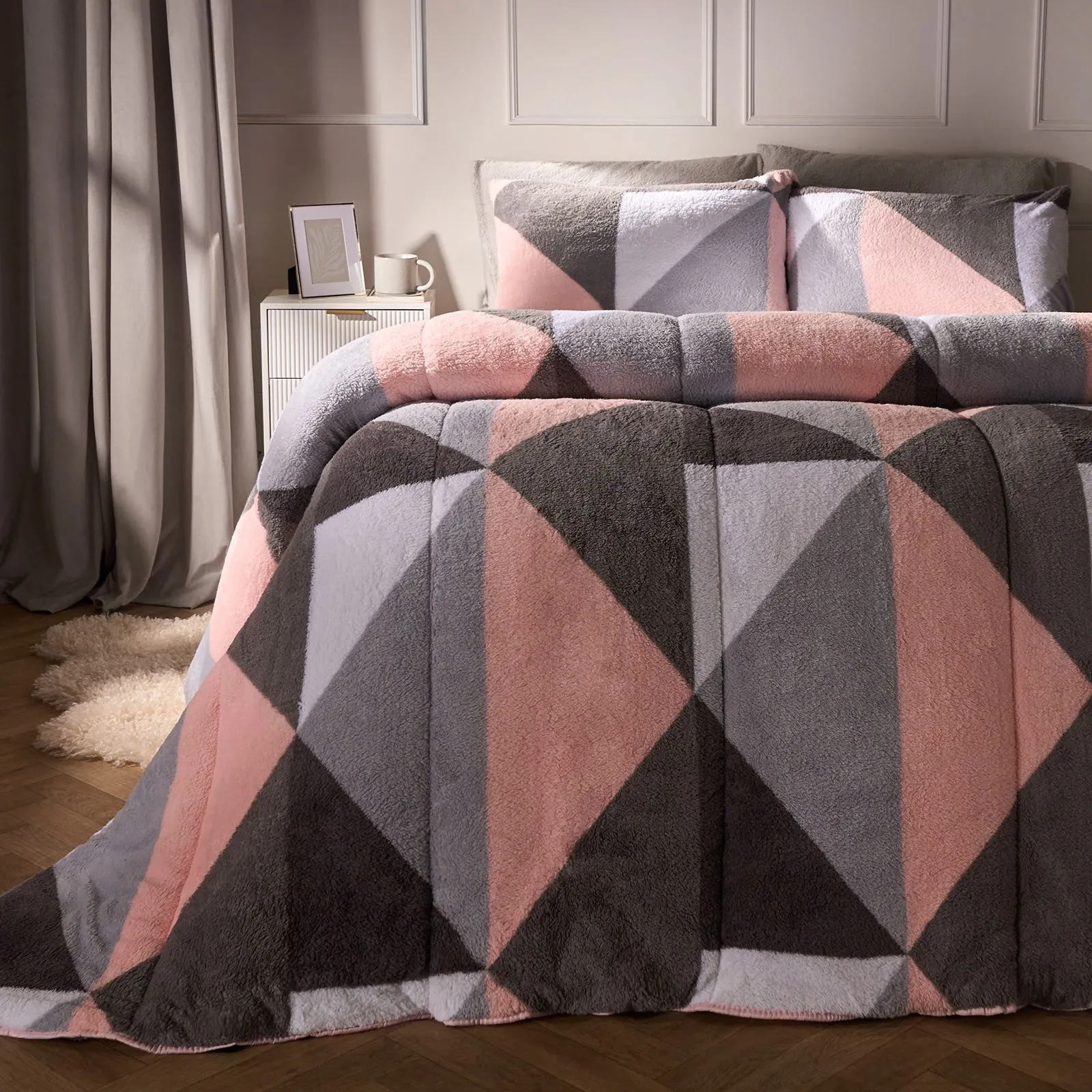 OHS Geometric Teddy Fleece Coverless Duvet Quilt Geo Bedding Set 10.5 TOG Pillowcase in Pink