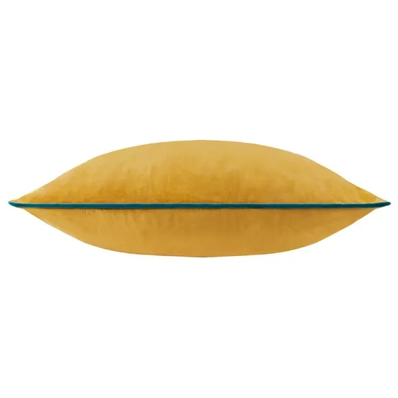 Furn. Square Cushion 3