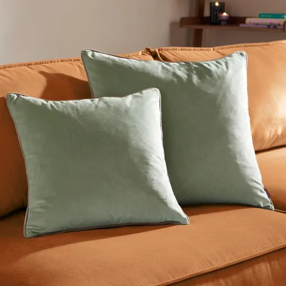 Furn. Square Cushion 5