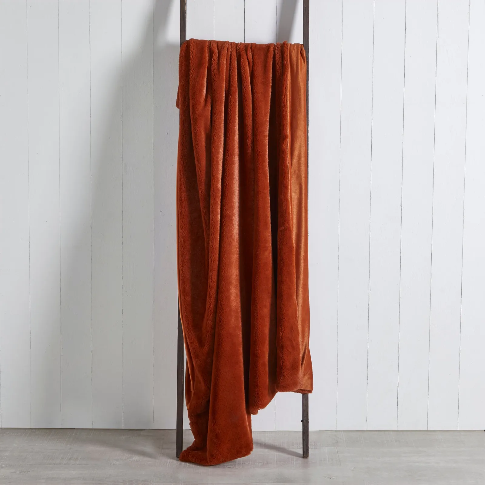 Lenon Plush Throw Orange