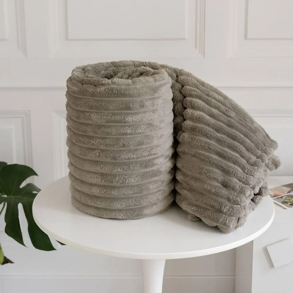 Homes-Linen Chunky Ribbed Cord Faux Fur Velvet Touch Throw Blanket 150x200cm in Beige