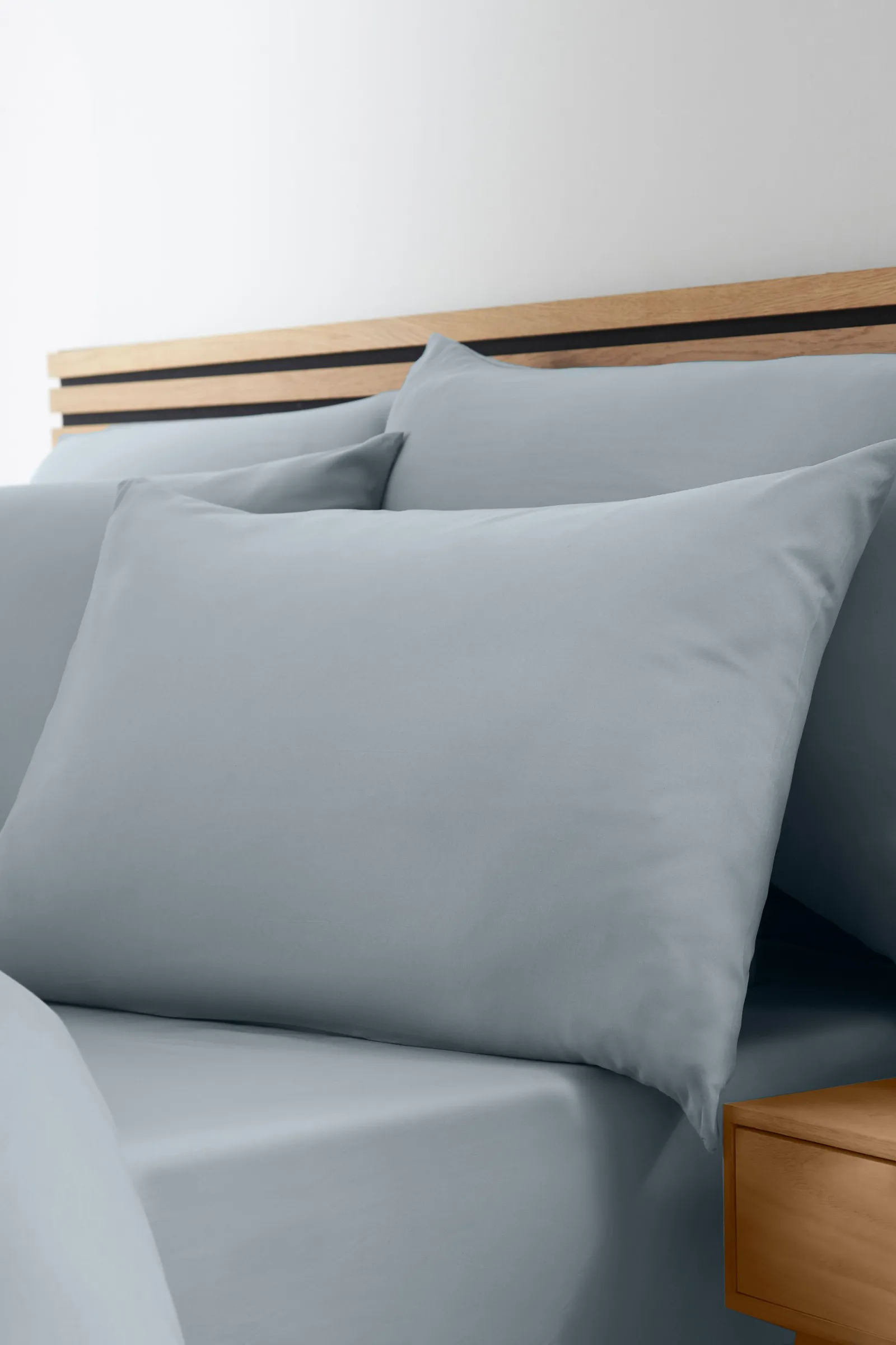 Catherine Lansfield So Soft Non-Iron Microfibre 30cm depth Fitted Sheet in Mid Grey 1