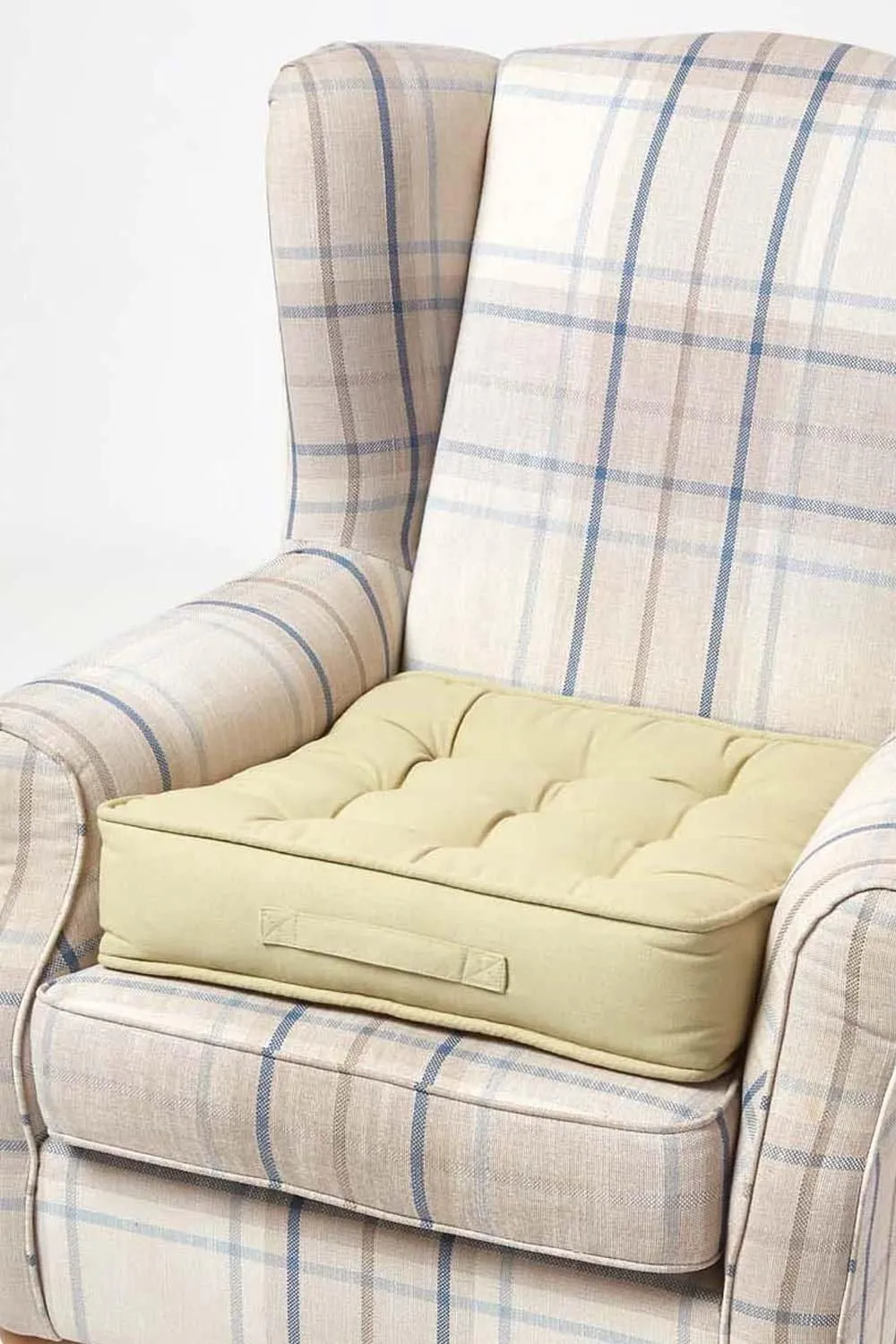 Homescapes Cotton Armchair Booster Cushion in Light Green 1