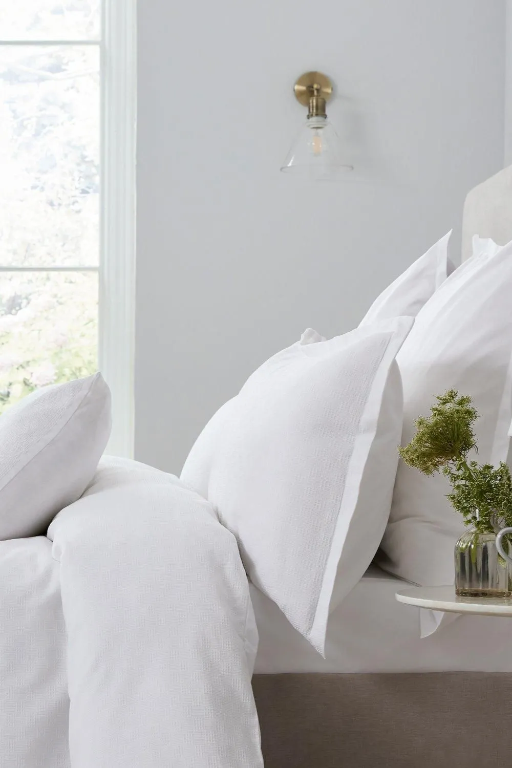 Murmur 'Ari' Cotton Oxford Pillowcase in White 2