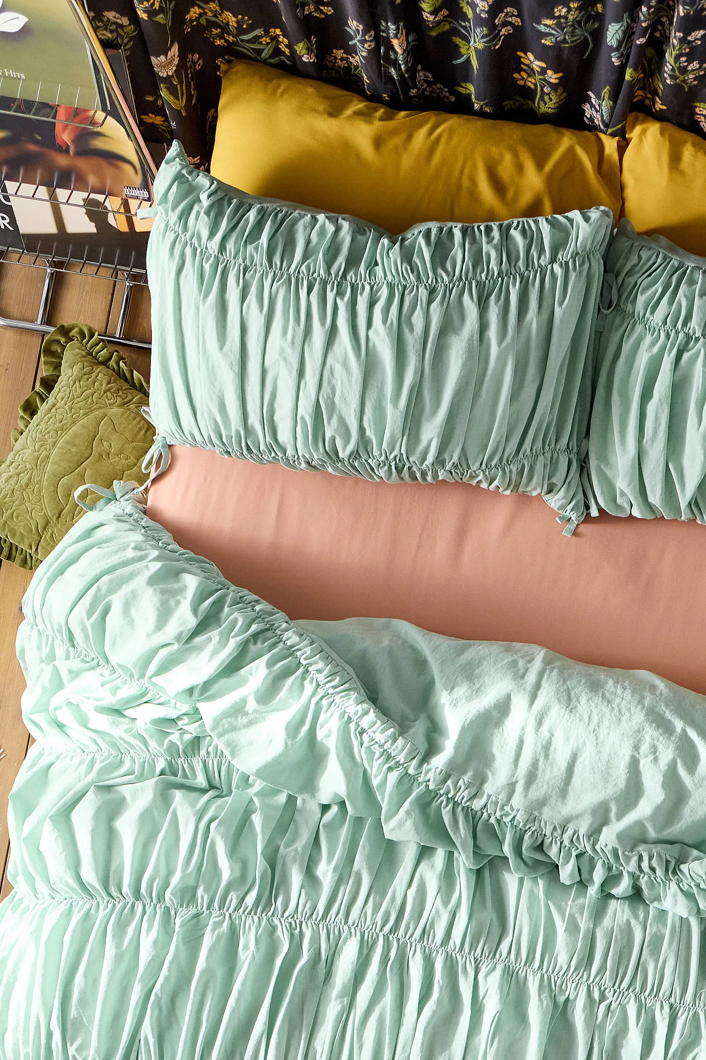 Cinched Duvet Set - Light Green 5
