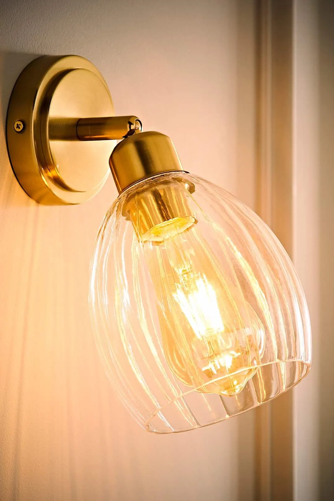 ValueLights Cheltenham Pair of Ribbed Glass Dome Spotlight Wall Lights with Bulbs in Gold 2