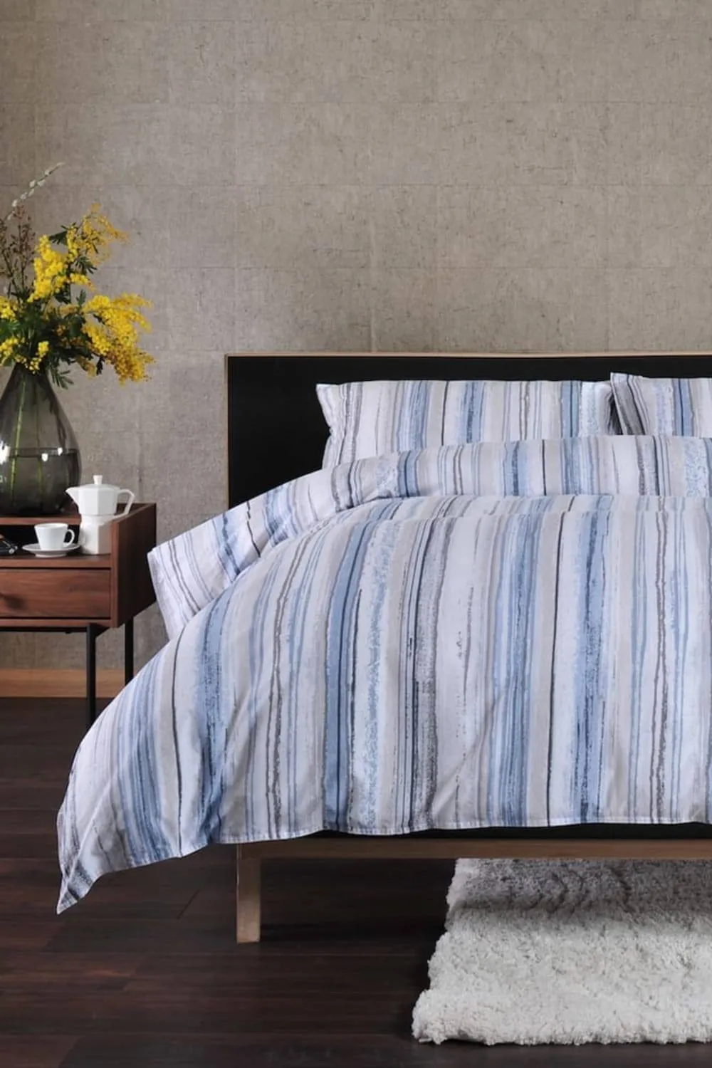 The Lyndon Company Blue Chalkie 100% Cotton Duvet Set with Broken Texture