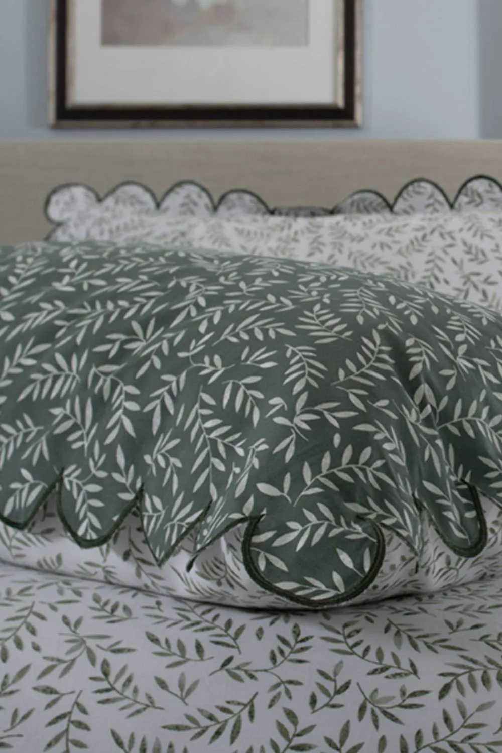 The Lyndon Company Ashling Garden Leaf Cotton Duvet Set with Contrast Reverse Design in Green 4