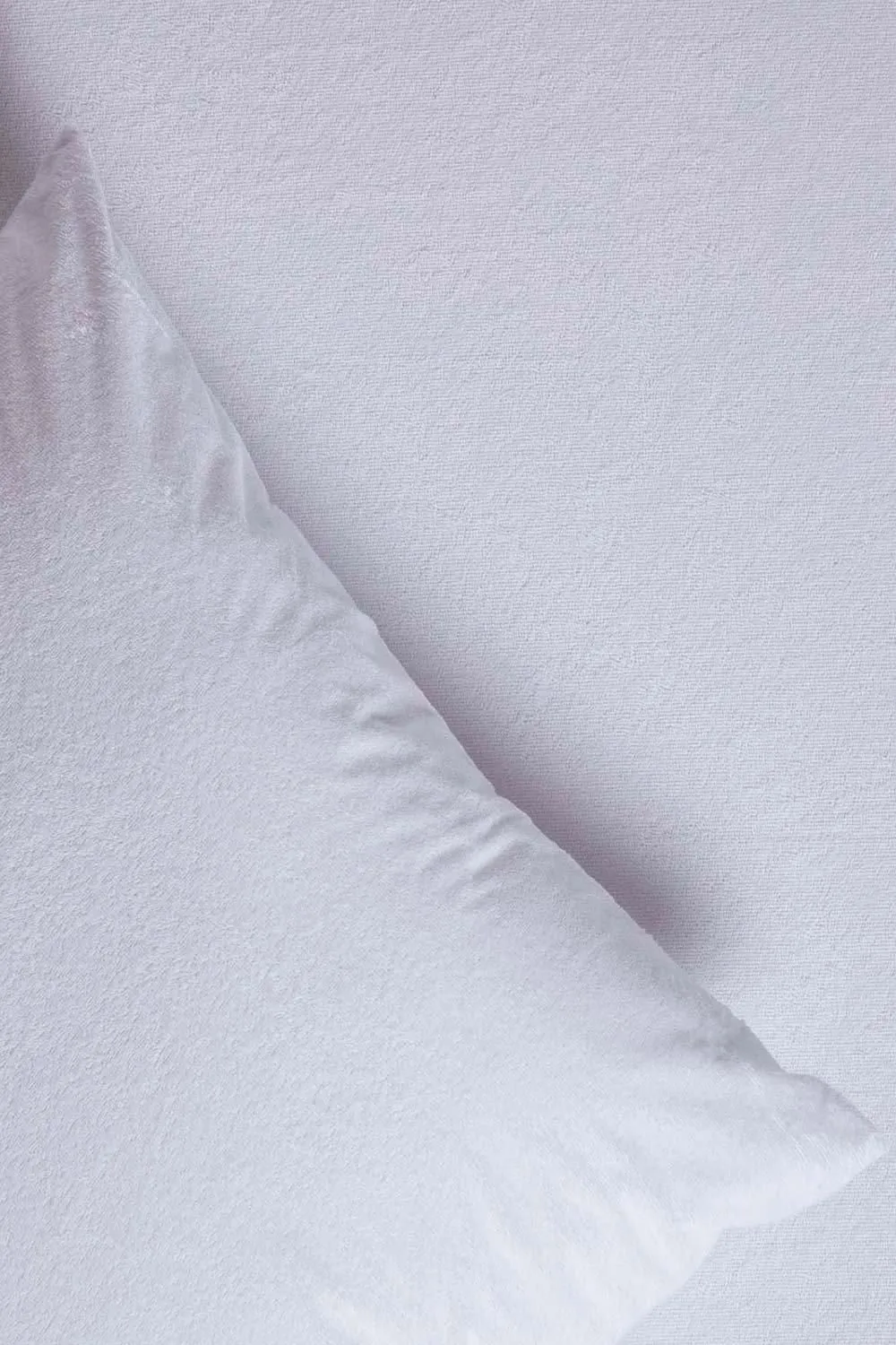 Homescapes Terry Towelling Waterproof Pillow Protectors 65 x 65 cm, Pack of 4 in White 6